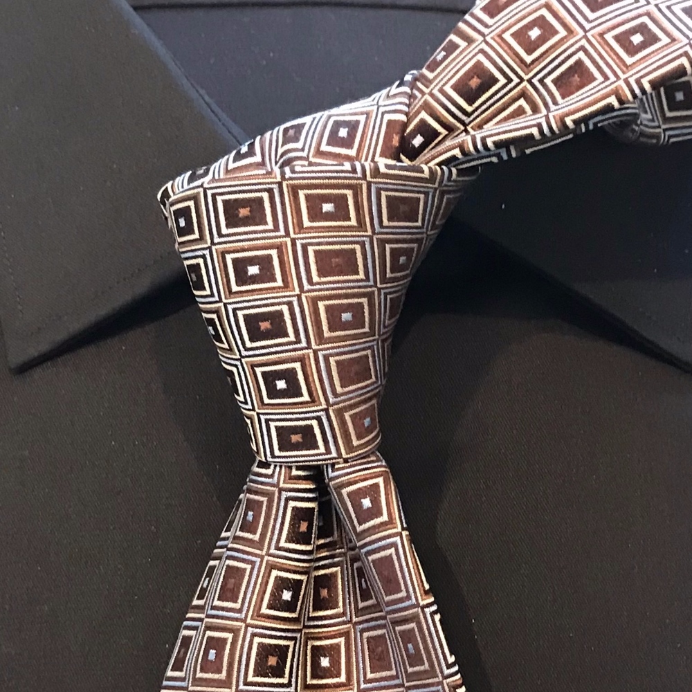 Brown Multi-Square Pattern - Picture 2 of 4